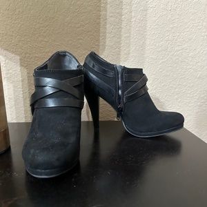 Womens Fergalicious Crissy Strappy Booties, High heels